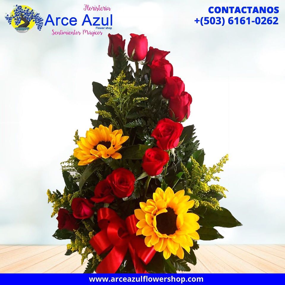 AAA-01 Arreglo de rosas rojas y girasoles – Arce Azul Flower Shop