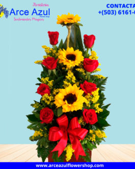 AAA-17 Arreglo hermoso de rosas y girasoles