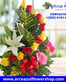 AAA-15 Arreglo de rosas, gerberas y lirio blanco