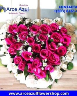 AAA-44 Corazón de rosas rosas y blancas