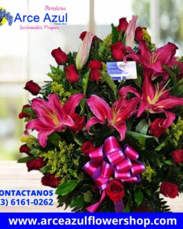 AAA-58 Arreglo de rosas rojas y lirios rosados